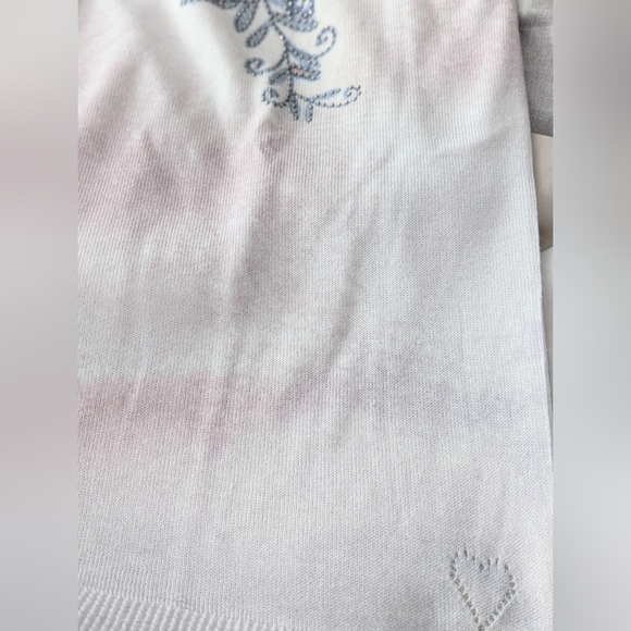 Amaryllis Womens (Size M) Pastel Tie-Dyed V-Neck Sweater w/ Floral Embroidery - Picture 10 of 15